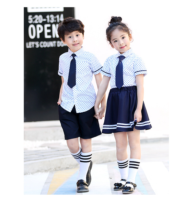 艾咪天使時(shí)尚斑點(diǎn)套裝幼兒園園服高端定制